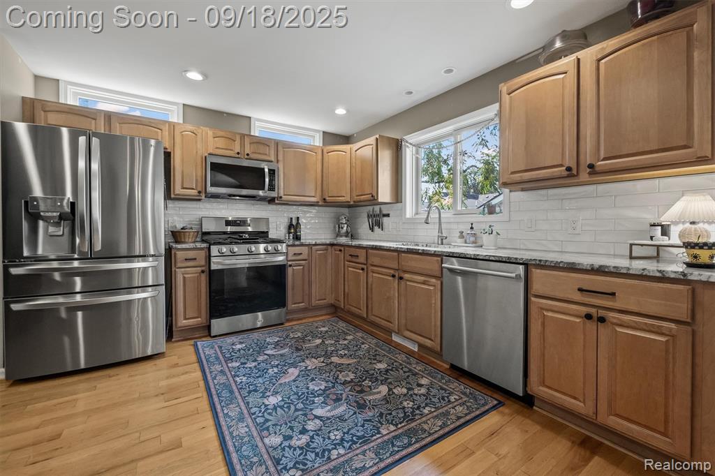 821 Forestdale Road, Royal Oak, MI 48067 — Photo 9