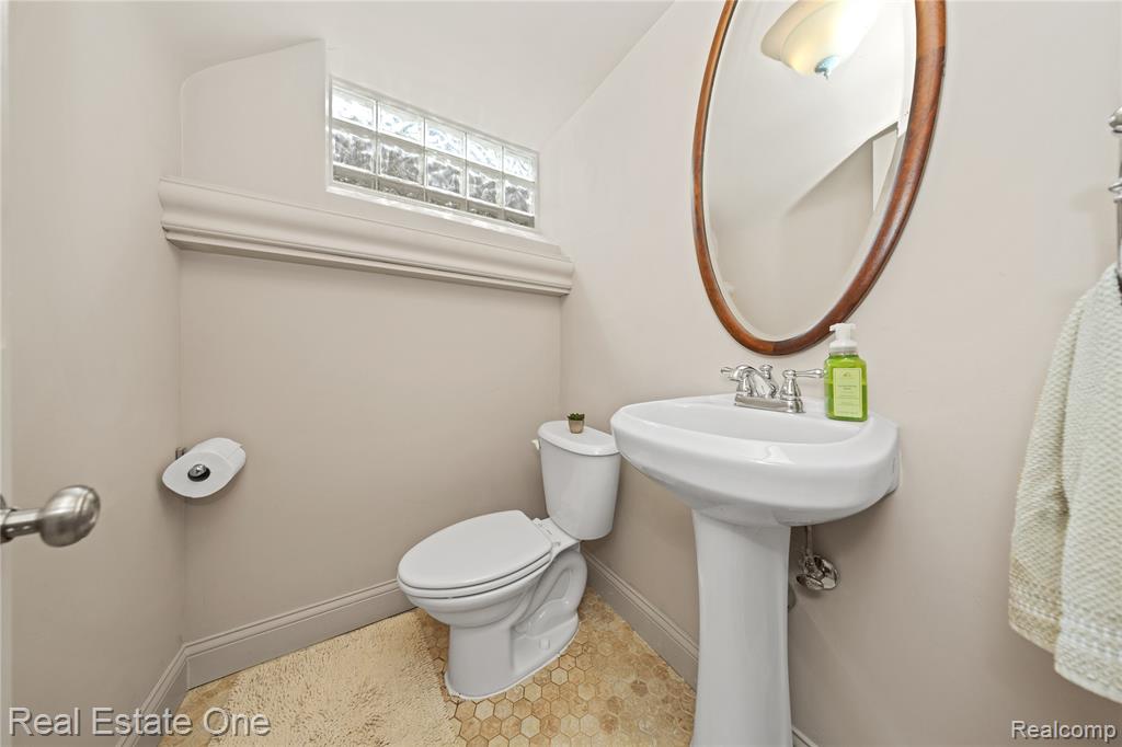 8124 Huntington Road, Huntington Woods, MI — Photo 41