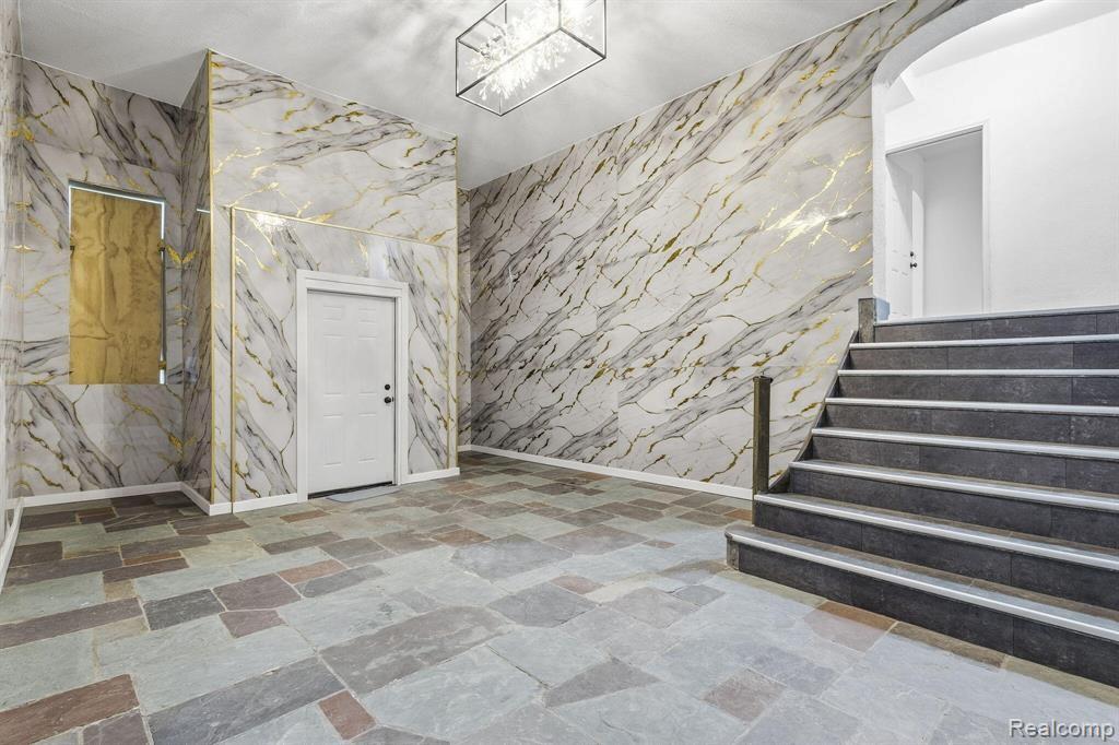3295 Rochester Street - Photo 3