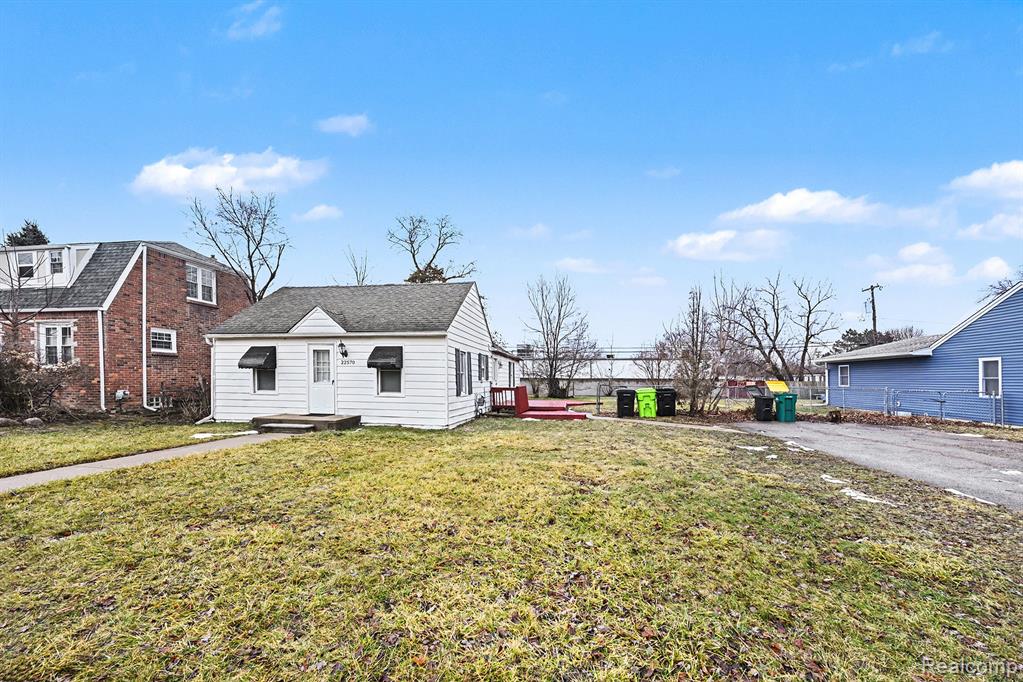 22570 Tulane Avenue, Farmington, MI 48336 — Photo 24