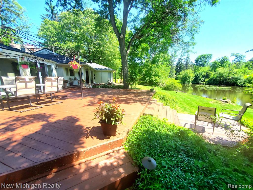 5535 WILLOW VALLEY Drive, West Bloomfield, MI — Photo 4