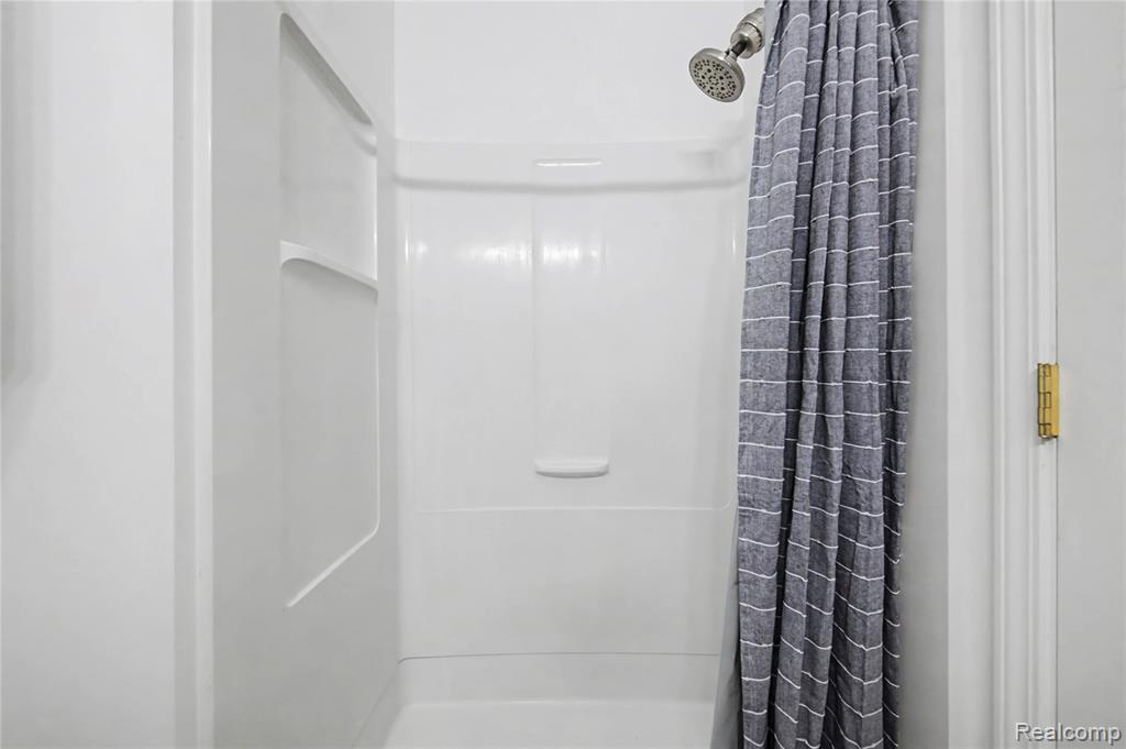 43039 Strand Drive, Sterling Heights, MI 48313 — Photo 16
