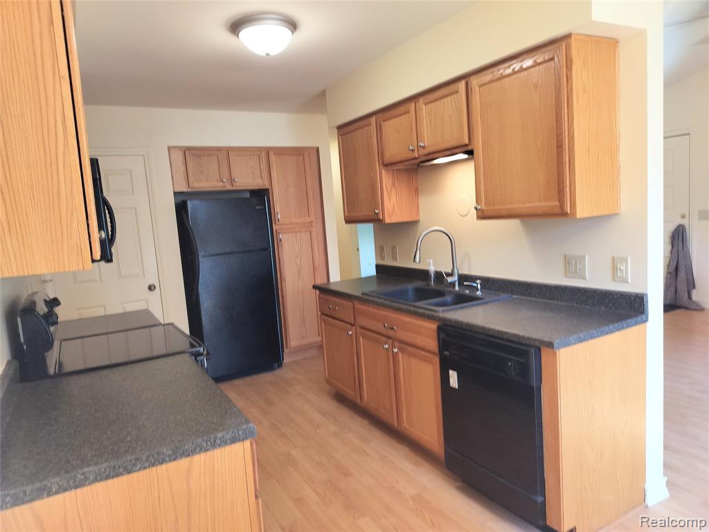 1569 Dover Hill N, Walled Lake, MI 48390 — Photo 6