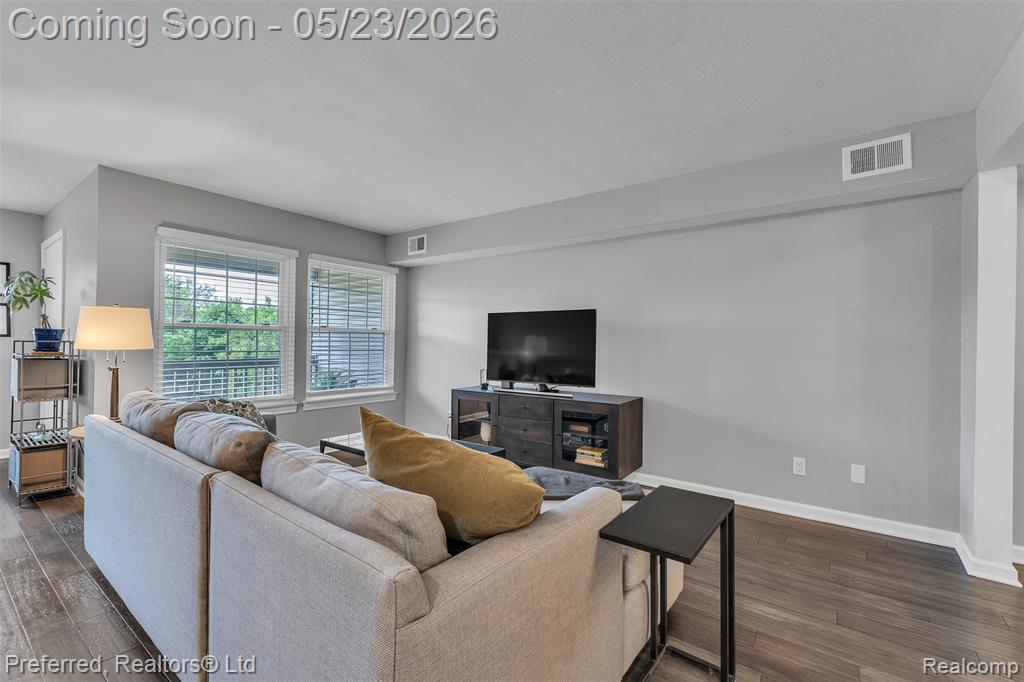 19108 Northridge Drive, Northville, MI 48167 — Photo 9