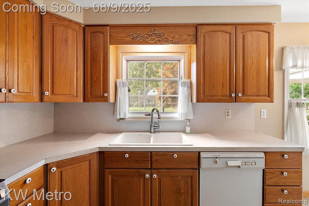 18241 Dunblaine Avenue, Beverly Hills, MI 48025 — Photo 35