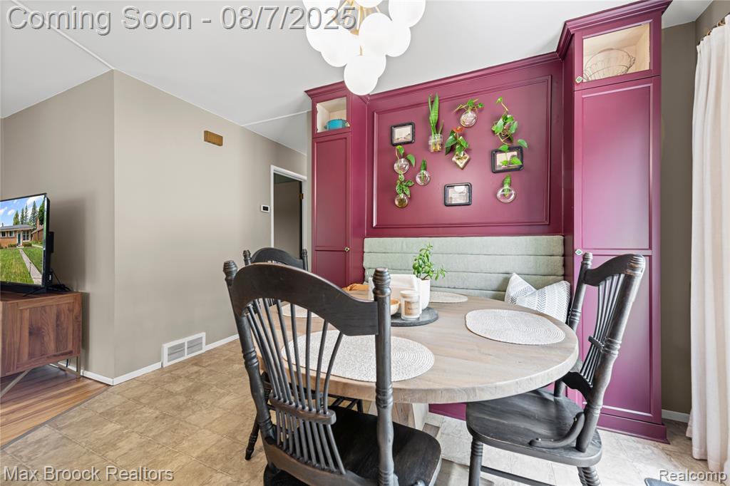 437 Meadow Lane, Rochester, MI 48307 — Photo 8