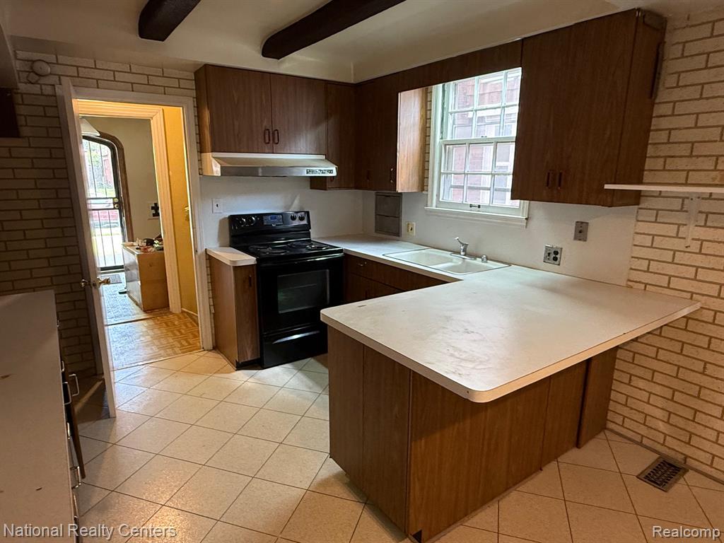 16217 Greenview Avenue, Detroit, MI 48219 — Photo 2
