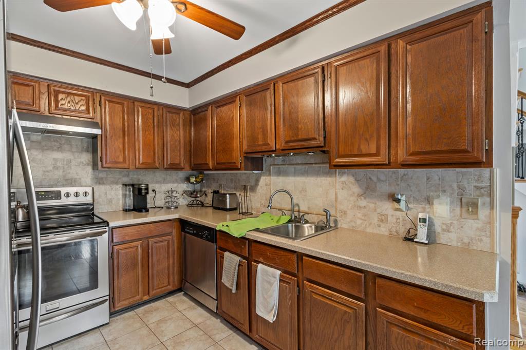 1696 S HILL Boulevard, Bloomfield Hills, MI 48304 — Photo 8