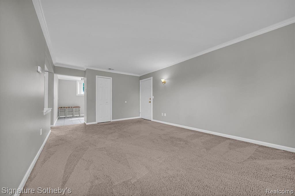 8260 CRESTVIEW Drive, C1, Sterling Heights, MI 48312 — Photo 9