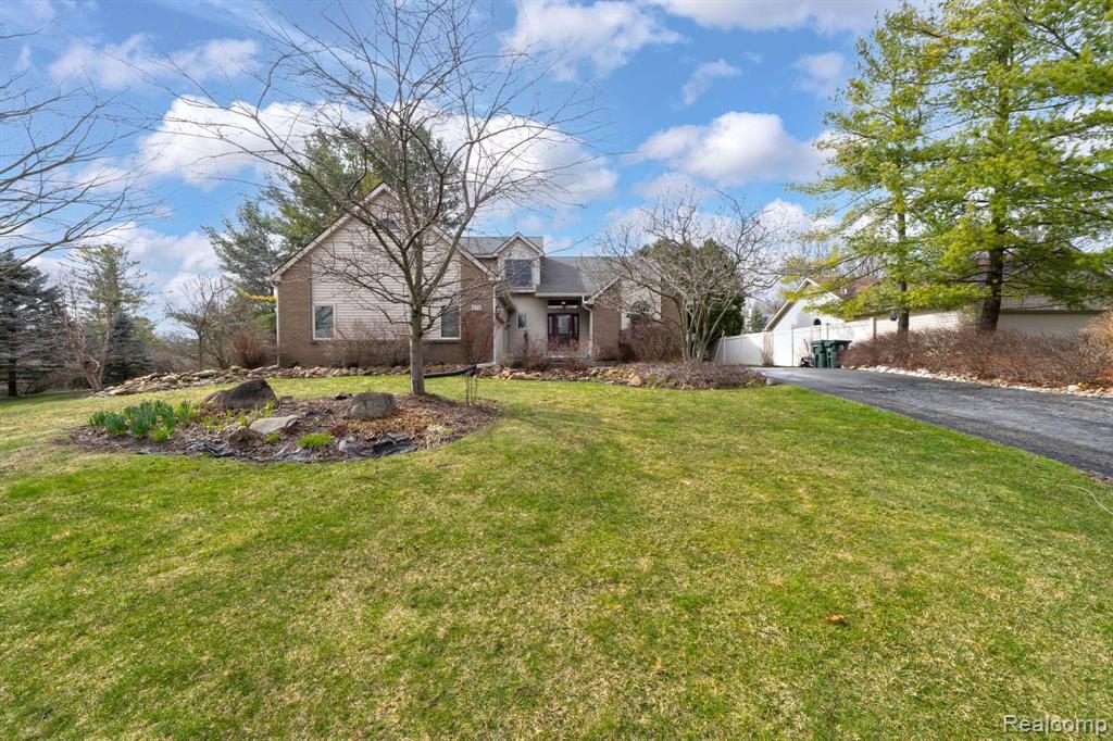 950 Hidden Valley Drive, Lake Orion, MI 48362 — Photo 46