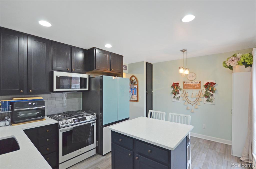 9015 Headley Drive, Sterling Heights, MI 48314 — Photo 9