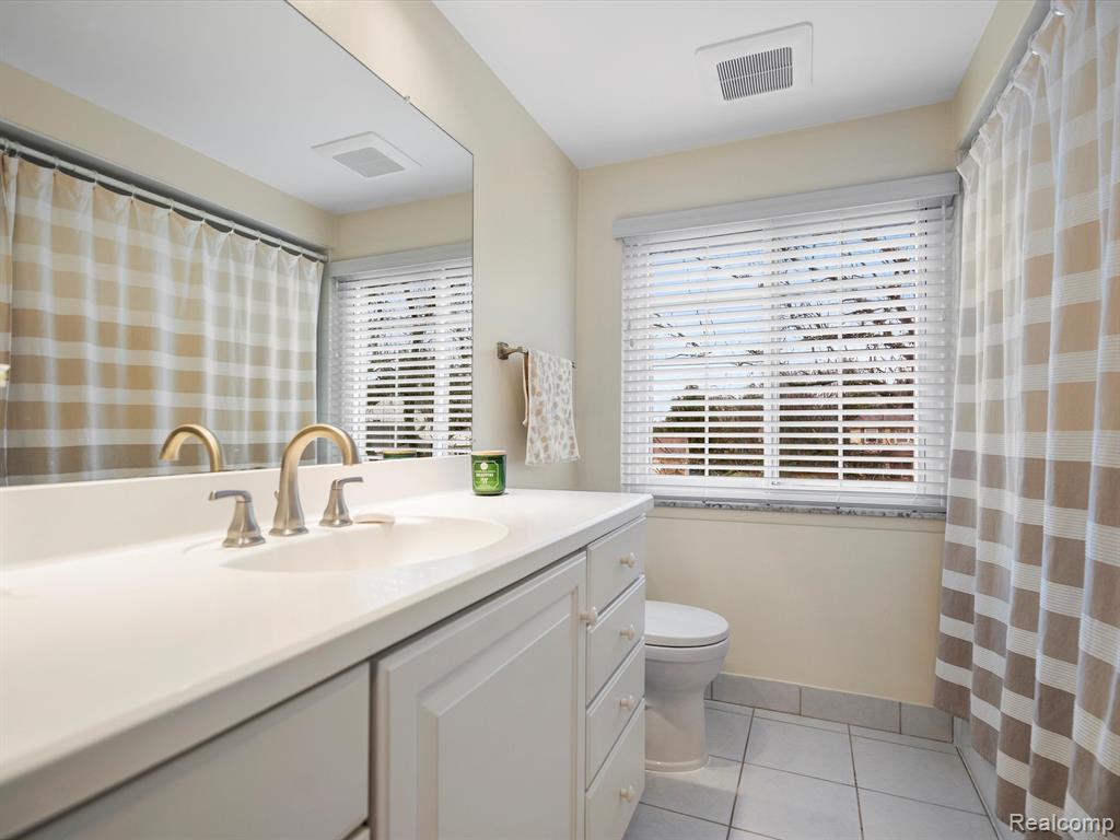 825 DARTFORD PLACE Drive, Rochester Hills, MI 48307 — Photo 25