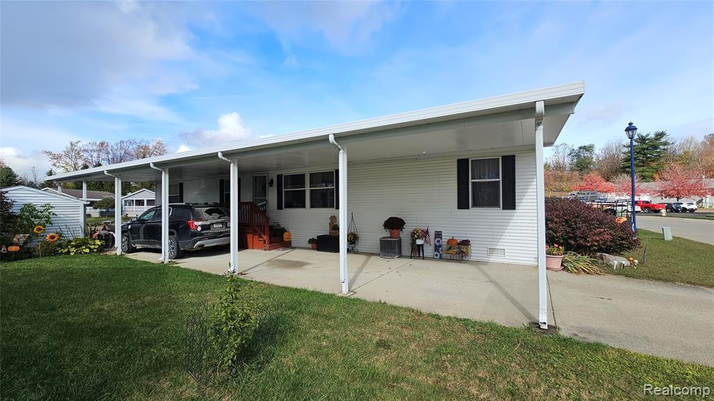 115 Pine Lakes Drive W, Lapeer, MI 48446 — Photo 4