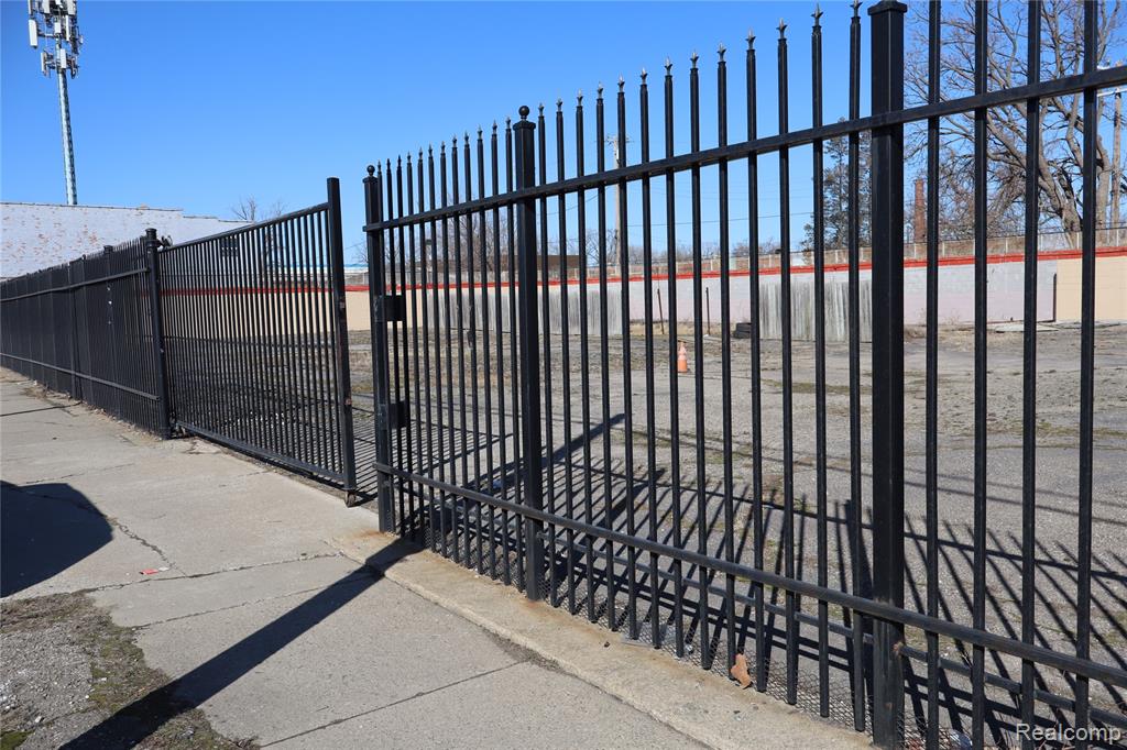 102 W State Fair, Highland Park, MI 48203 — Photo 9