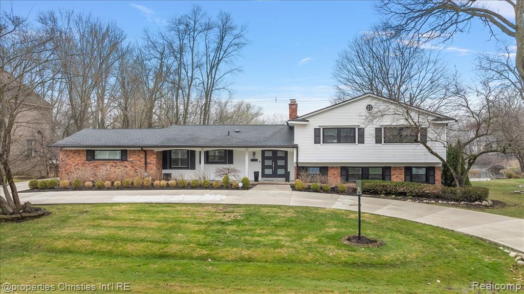 5722 Raven Road, Bloomfield Hills, MI 48301 — front exterior