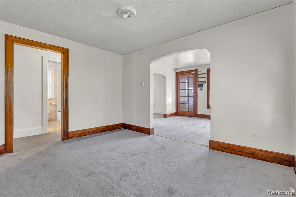 4877 Maynard Street, Detroit, MI 48215 — Photo 9