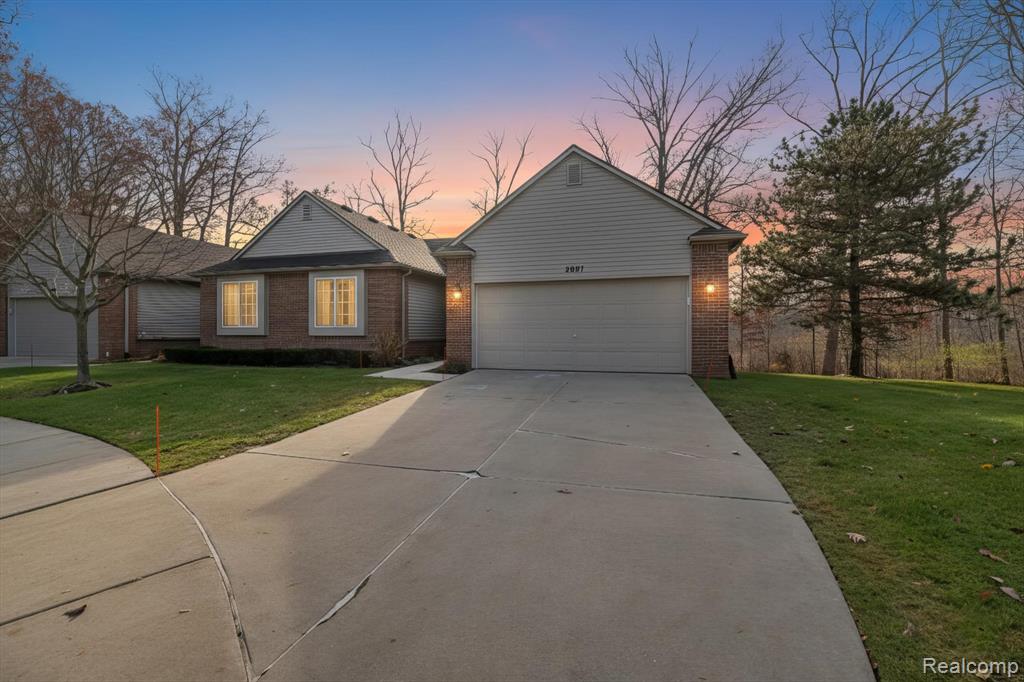 2607 S Moonglow Court, 35, Hartland, MI 48353 — Photo 2