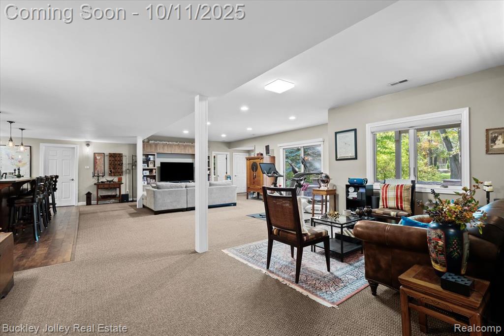 9430 Sheltering Oaks Drive, Brighton, MI 48114 — Photo 23