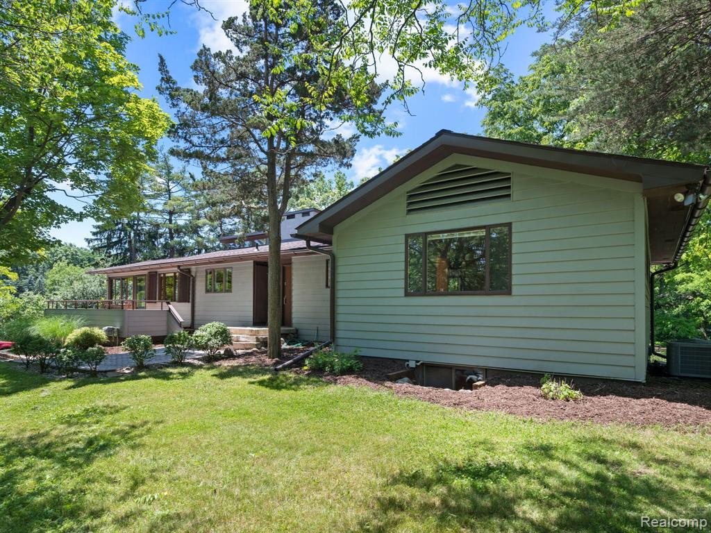 5151 N ADAMS Road, Bloomfield Hills, MI 48304 — Photo 6