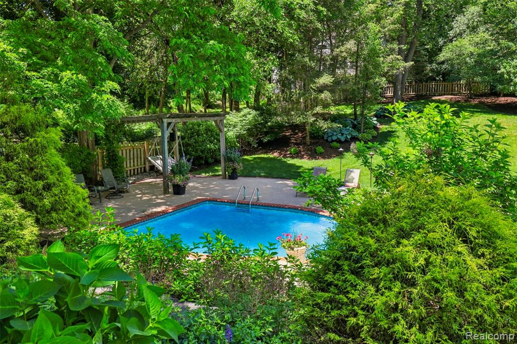 744 Thayer Boulevard - Photo 4