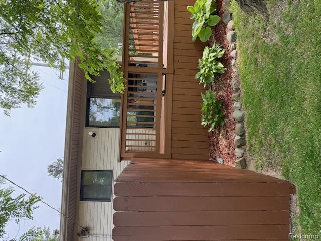 5496 Elizabeth Lake Road, Waterford, MI 48327 — Photo 30