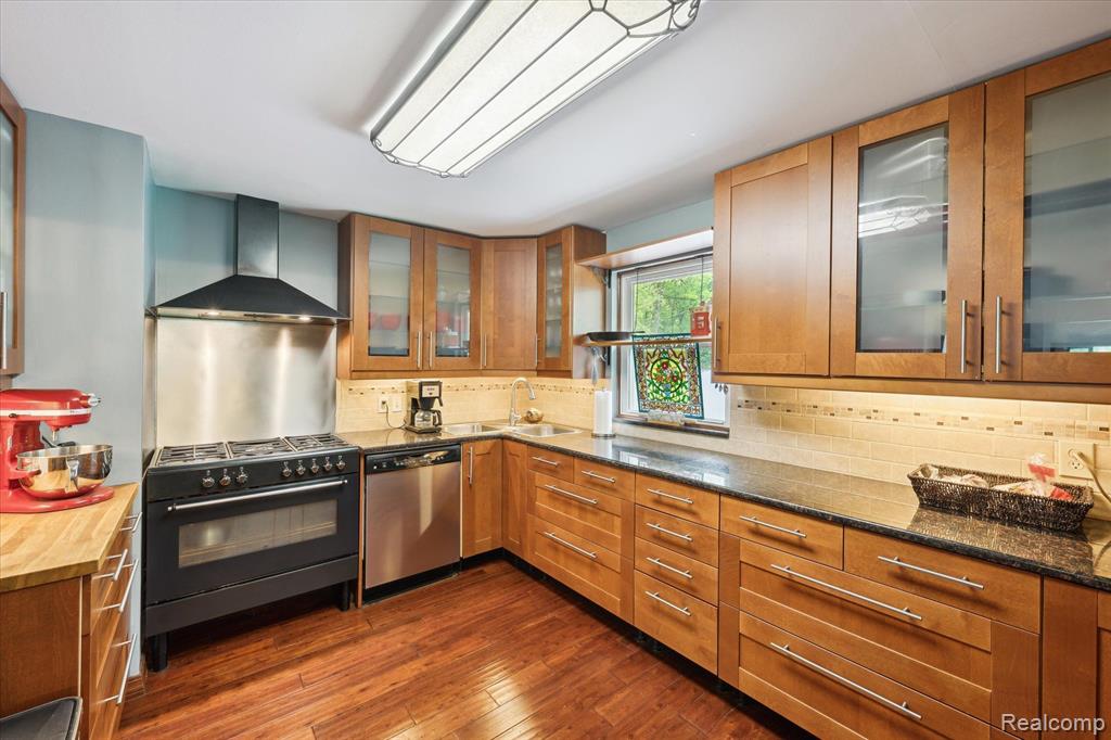 6544 Woodland Road, Whitmore Lake, MI 48189 — Photo 11