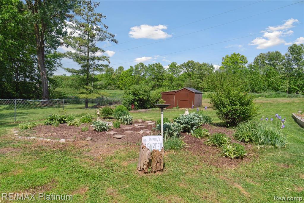 7353 GREEN VALLEY Drive, Grand Blanc, MI 48439 — Photo 45