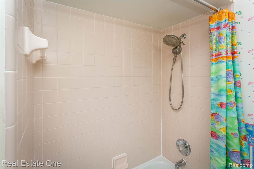 7062 Foxridge Drive, Canton, MI 48187 — Photo 33