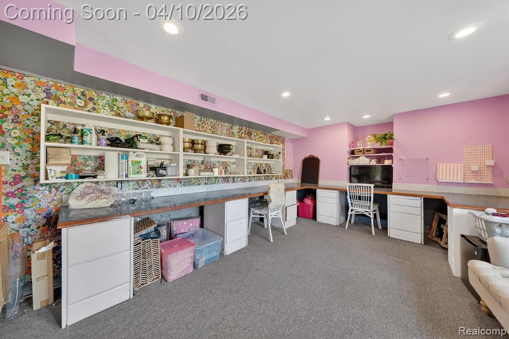 255 Round Tree Drive, Lake Orion, MI — Photo 38