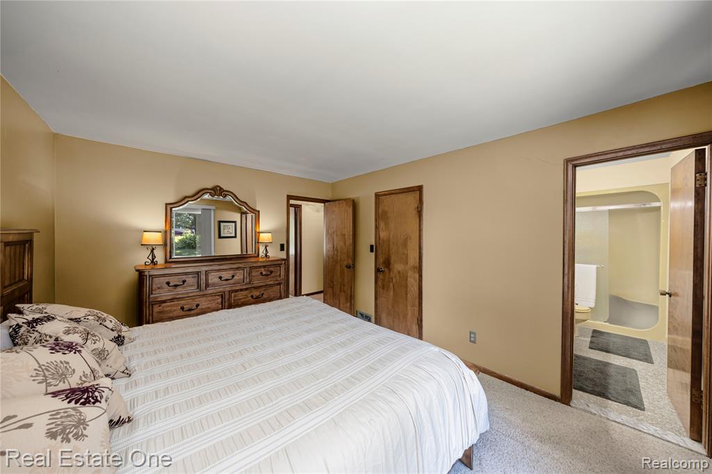 7400 Biscayne Avenue, White Lake, MI 48383 — Photo 16