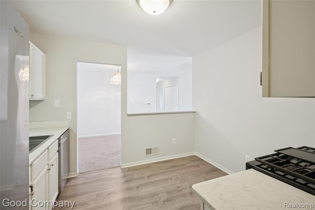 9200 North Drive, Saint Clair Shores, MI 48082 — Photo 8
