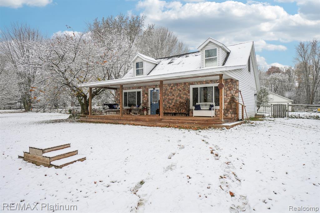 8566 Meyers Lane, Pinckney, MI 48169 — front exterior