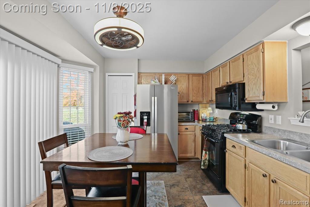 43576 Yorkville Drive, 27, Canton, MI 48188 — Photo 8