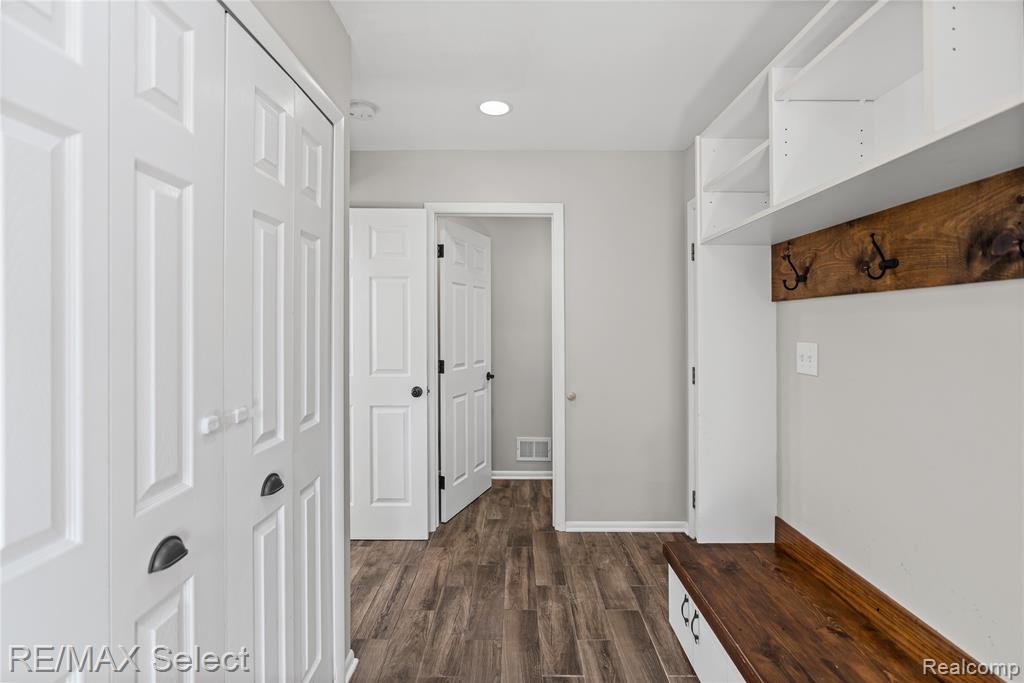 6056 Atlas Road, Grand Blanc, MI 48439 — Photo 28