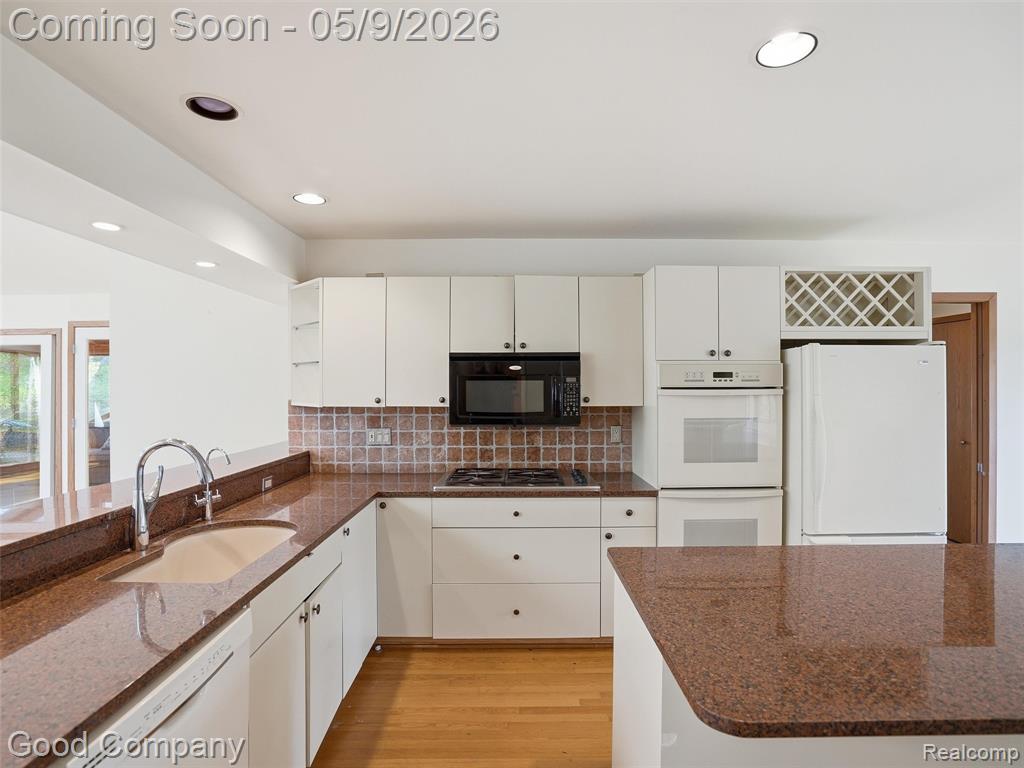 6733 Bloomfield Lane, West Bloomfield, MI — Photo 15