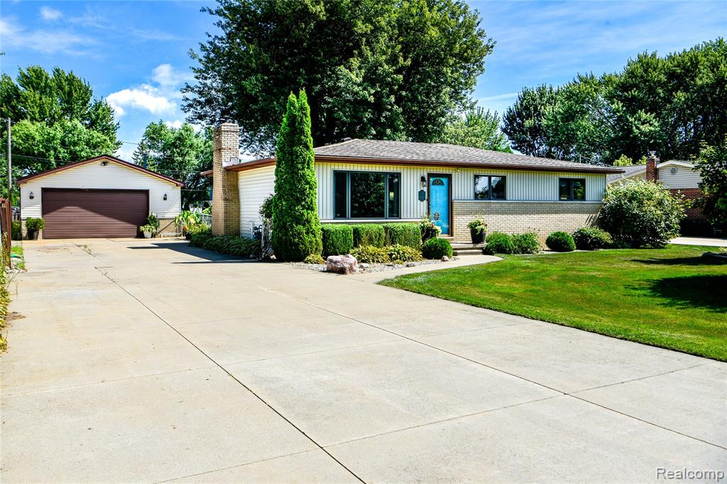 47940 Mallard Drive, Chesterfield, MI 48047 — Photo 9