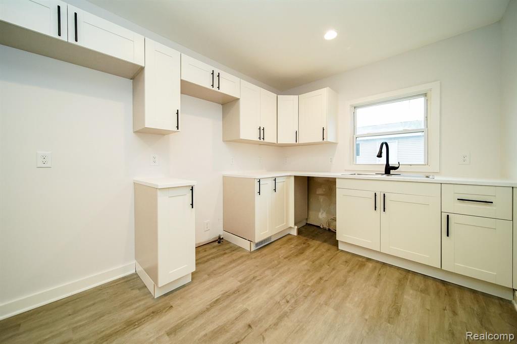 935 MCCLELLAN Street, Lake Orion, MI 48362 — Photo 19