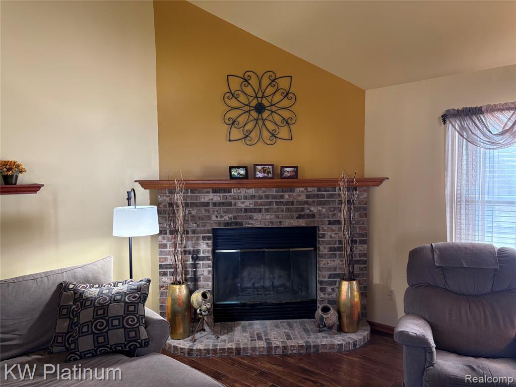 285 Hemlock Lane, Marysville, MI 48040 — Photo 7