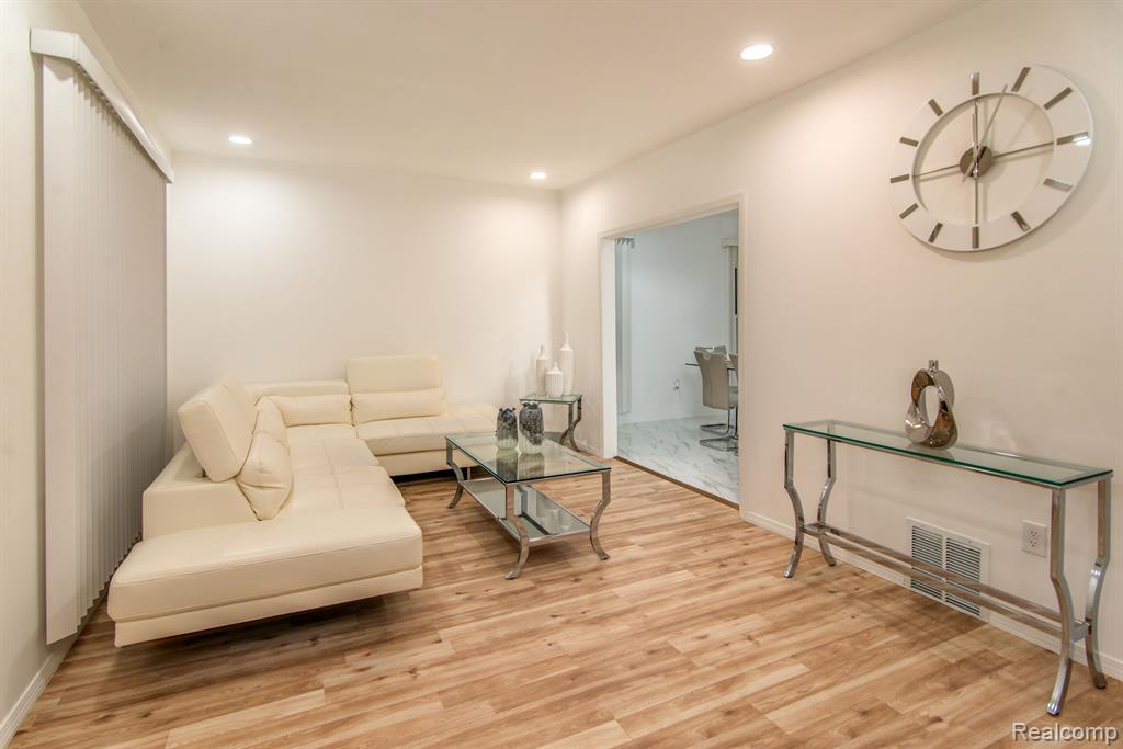 625 HORTON Street, Detroit, MI 48202 — Photo 22