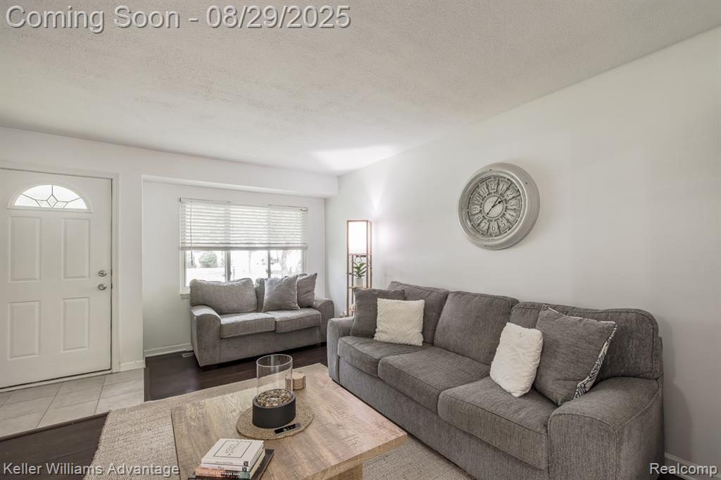 934 Prince Street, Milford, MI 48381 — Photo 6