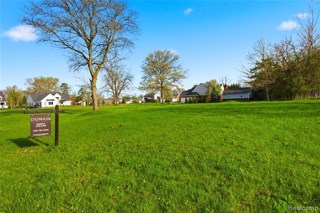 8946 Potowatomi Drive, Grosse Ile, MI 48138