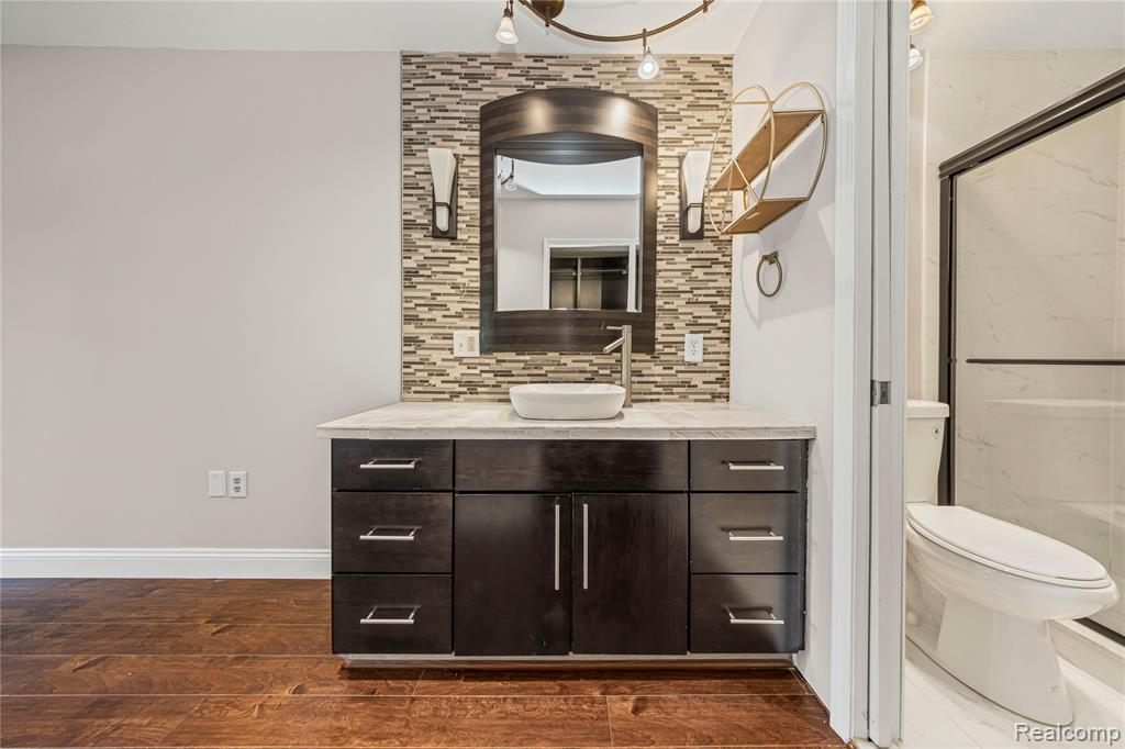 740 Eastbridge Court, Rochester Hills, MI 48307 — Photo 25