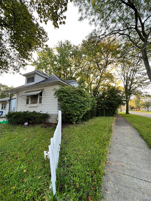902 N Mason Street, Saginaw, MI 48602 — Photo 6