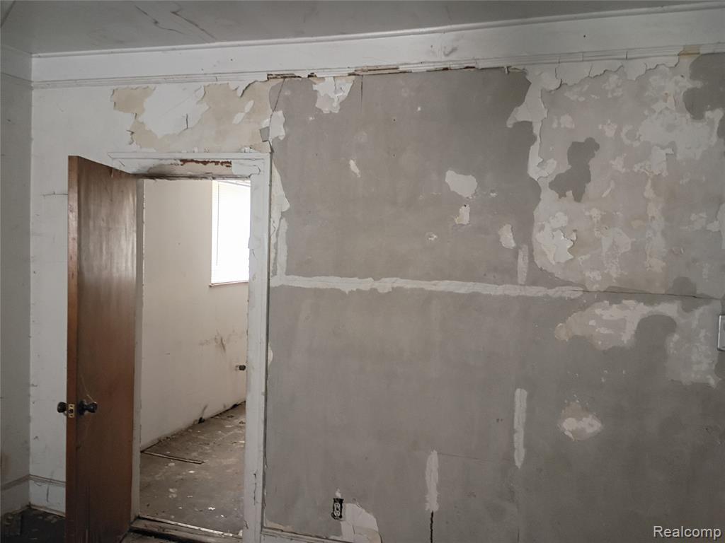 670 Chalmers Street, Detroit, MI 48215 — Photo 5
