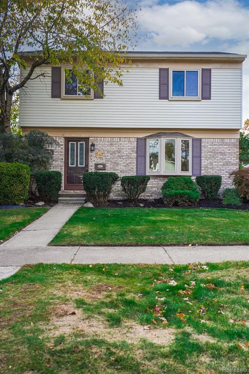 547 Orchard Street, Wyandotte, MI 48192 — front exterior