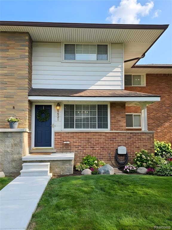 9921 Middlebelt Road, 32, Livonia, MI 48150 — front exterior
