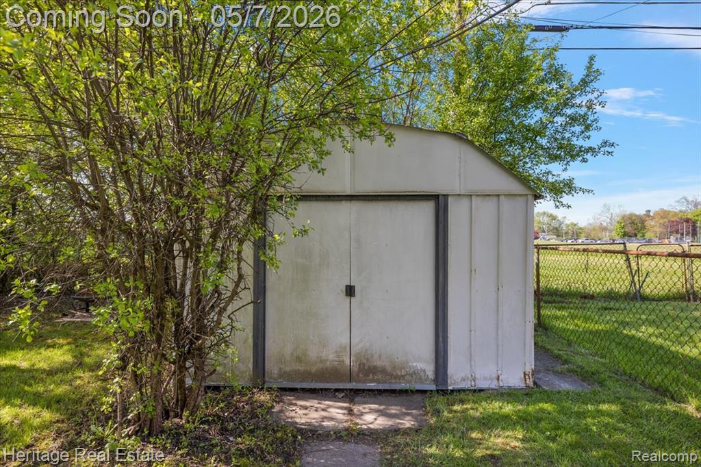 31881 Lamar Drive, Farmington, MI 48336 — Photo 38