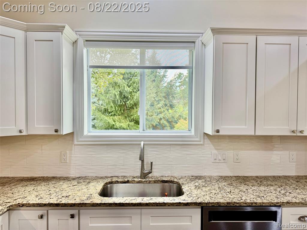 76 Fox Hollow Drive N, Metamora, MI 48455 — Photo 16