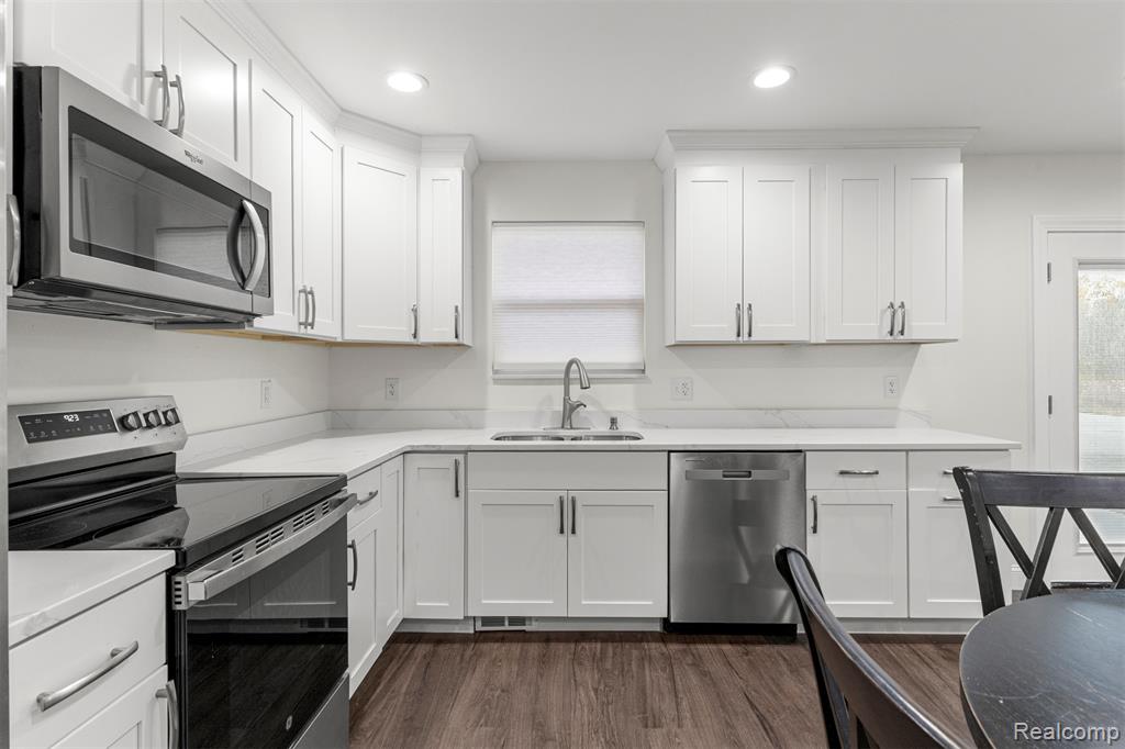 28202 Fortson Lane, Inkster, MI 48141 — Photo 11