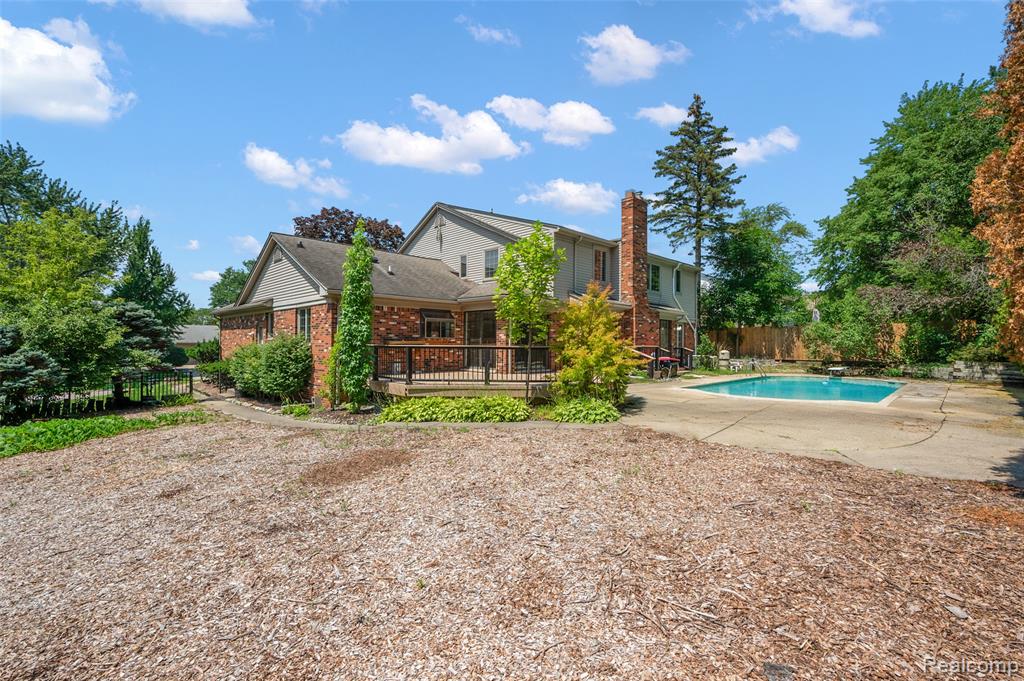 5353 W Bloomfield Lake Road, West Bloomfield, MI 48323 — Photo 59